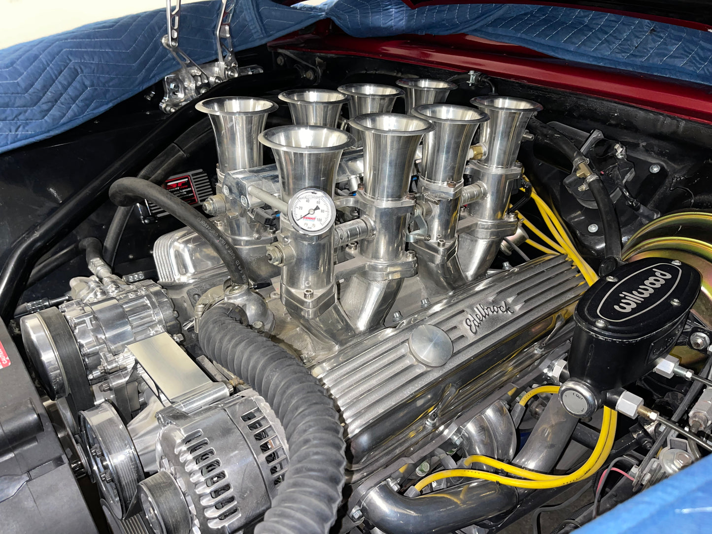 Small Block Chevy 8-Stack Intake Manifold, Complete EFI Kit