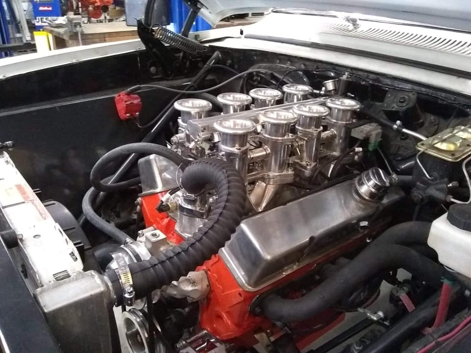 Small Block Chevy 8-Stack Intake Manifold, Complete EFI Kit